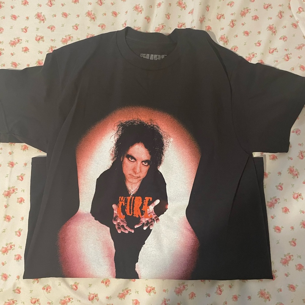 THE CURE HOT TOPIC BAND SHIRT